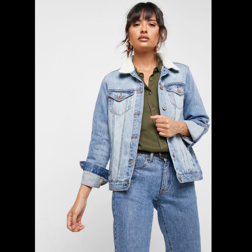 Denim jacket with shearling lined collar